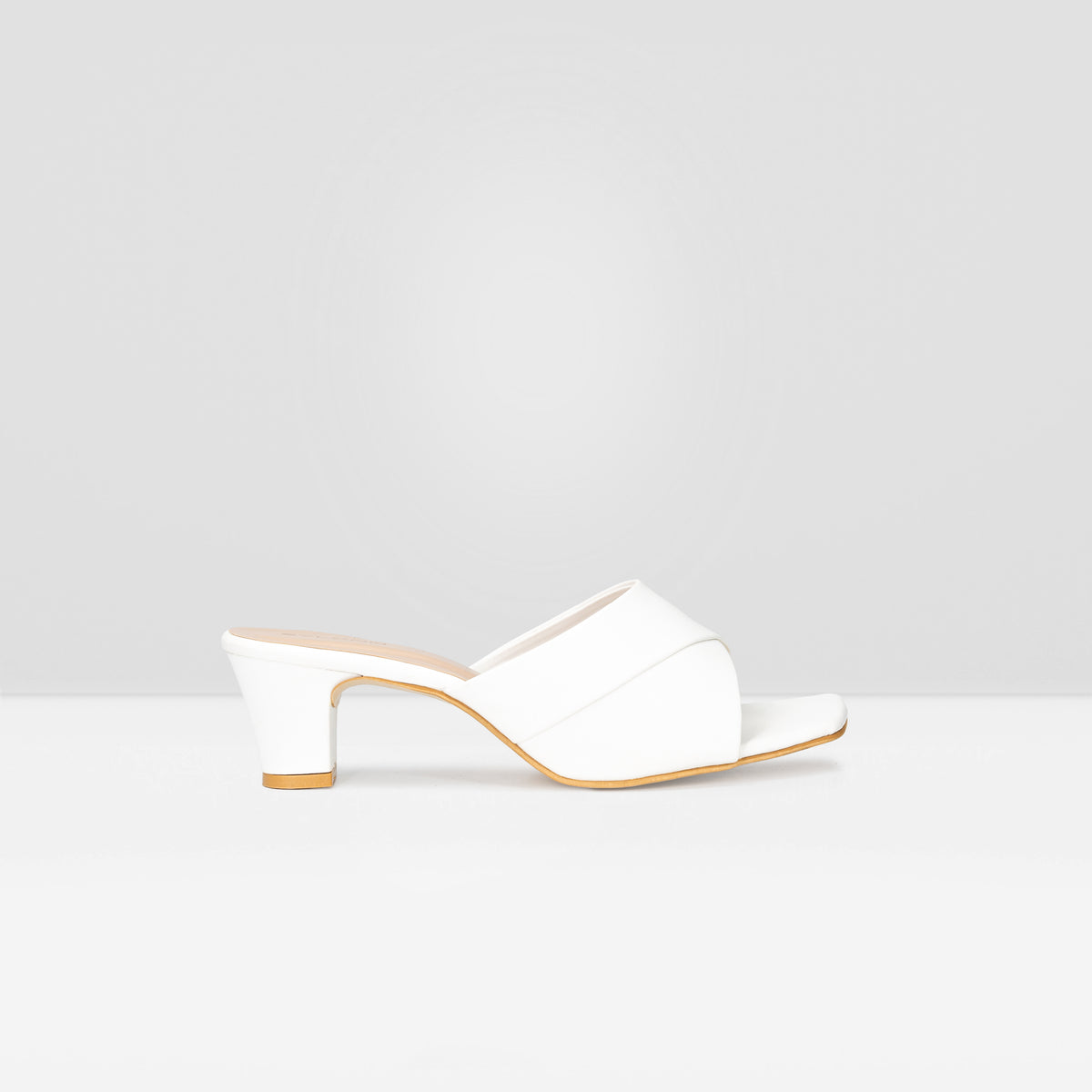 WOMENS WHITE OPEN TOE BLOCK HEELS CHAPPALS/SANDALS