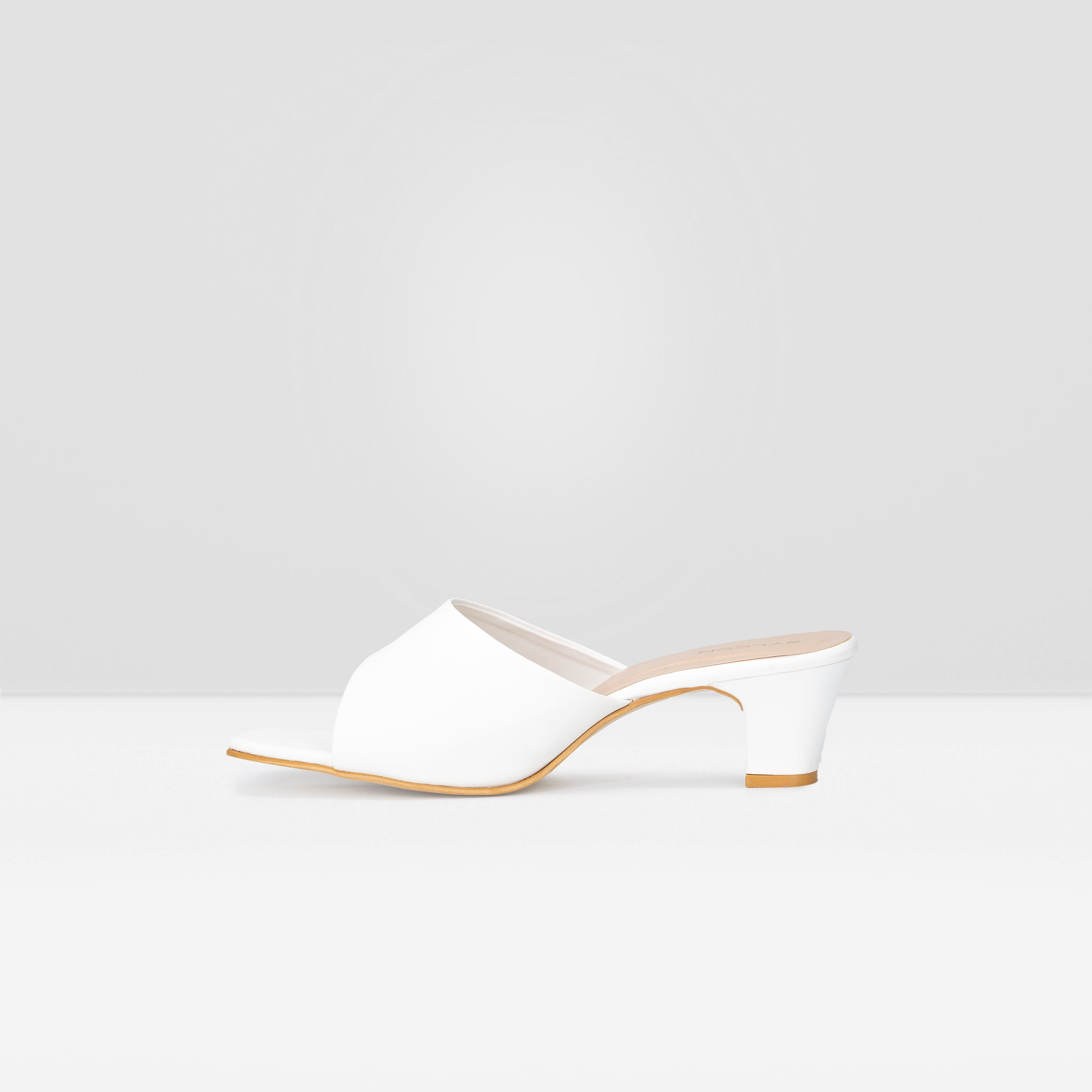 WOMENS WHITE OPEN TOE BLOCK HEELS CHAPPALS/SANDALS