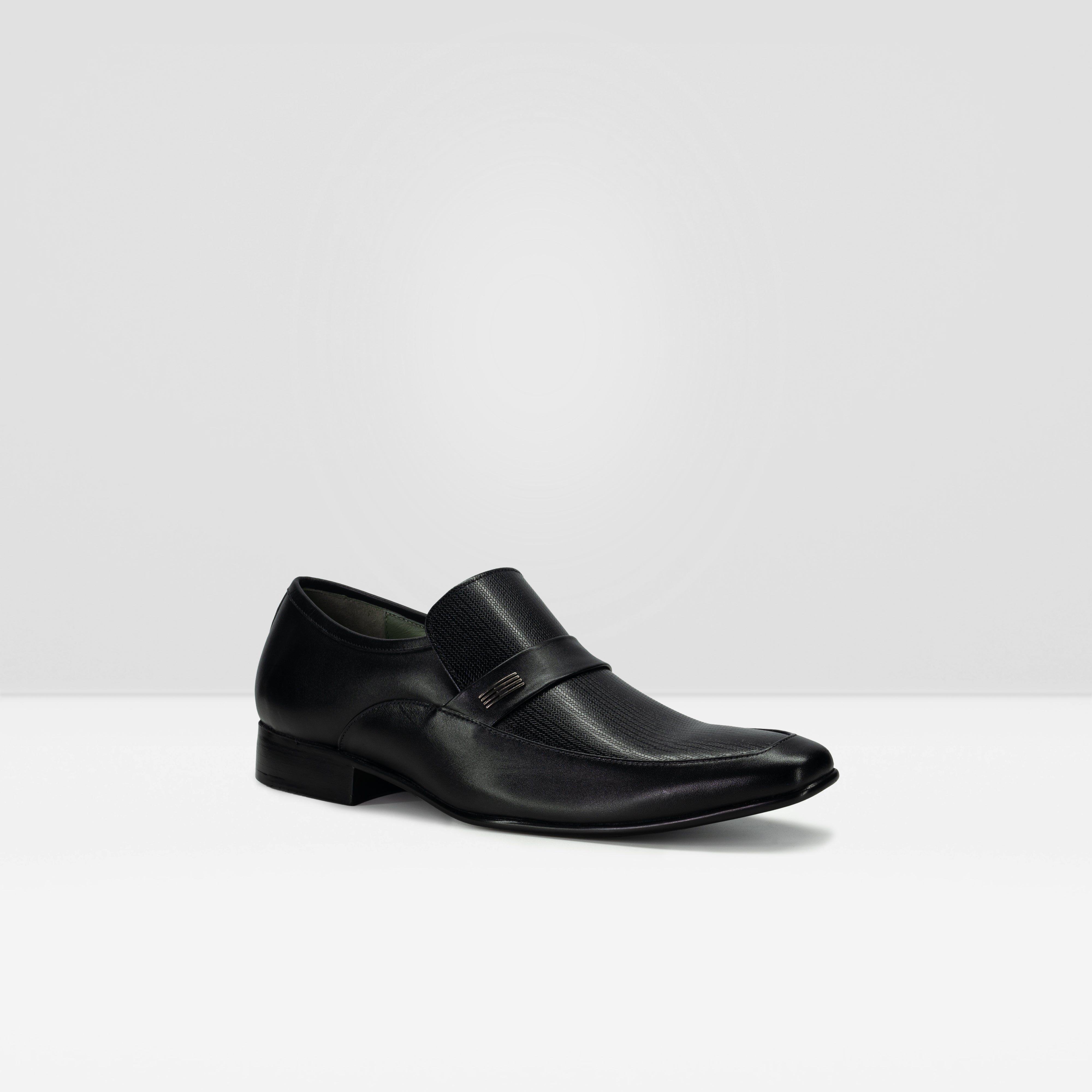 WEST ISLE MEN BLACK FORMAL MOCCASIN